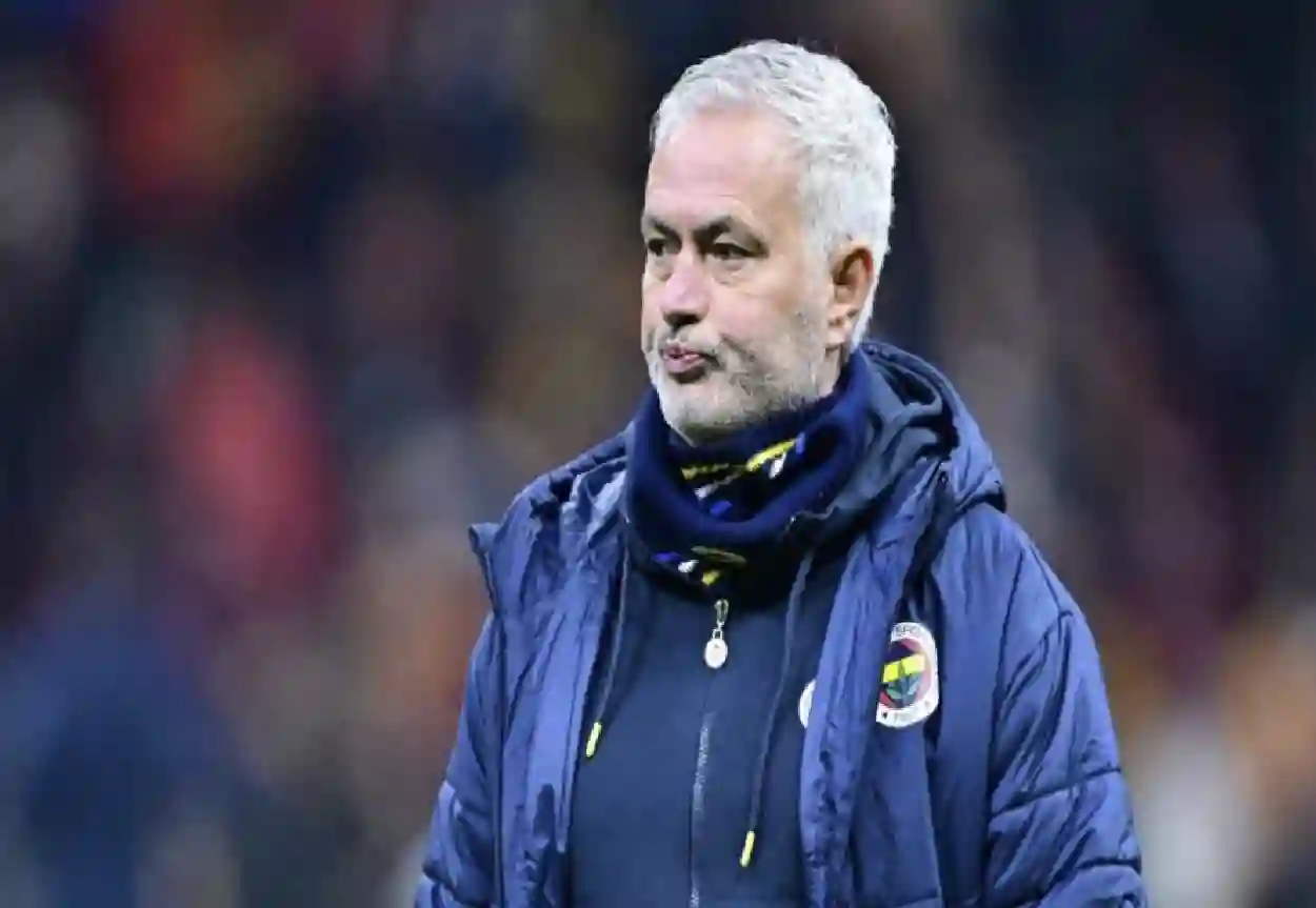 هل يتولى مورينيو تدريب الهلال؟