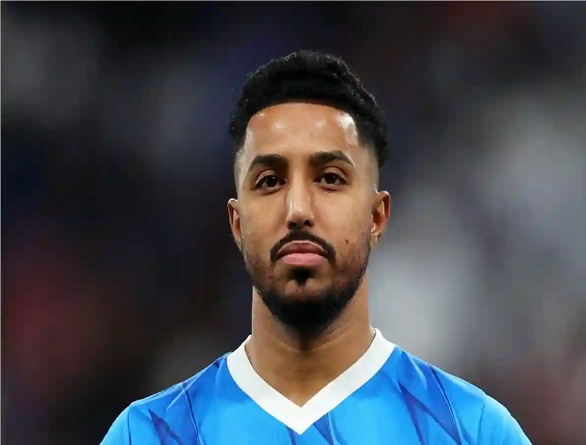 سالم الدوسري يحرج مذيعا على الهواء بعد سؤاله عن التجديد مع الهلال