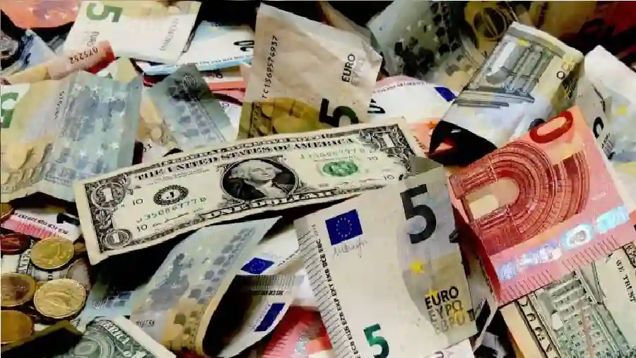 سعر الريال السعودي امام الدولار واليورو وجميع العملات 