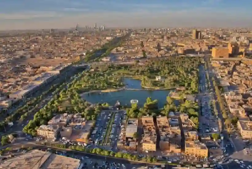 حي الملقا يهتز هبوط قياسي في سعر المتر بعد فرض الرسوم