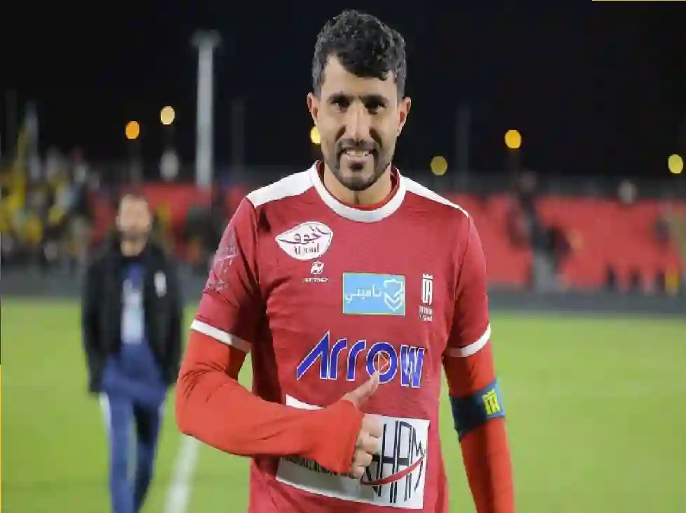 النصر يفجر مفاجأة قانونية في أزمة الرويلي