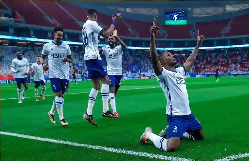 القنوات الناقلة لمباراة الهلال والفتح في دوري روشن السعودي