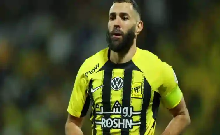بنزيما يفاجئ الاتحاد قبل مواجهة ضمك في الدوري