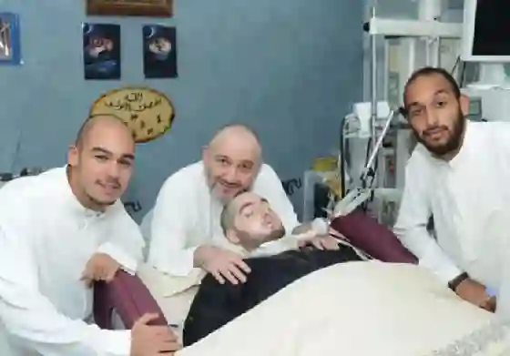 صور نادرة للأمير النائم تشعل مواقع التواصل في السعودية